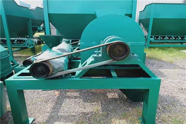 雞糞有機肥生產(chǎn)線設備實拍